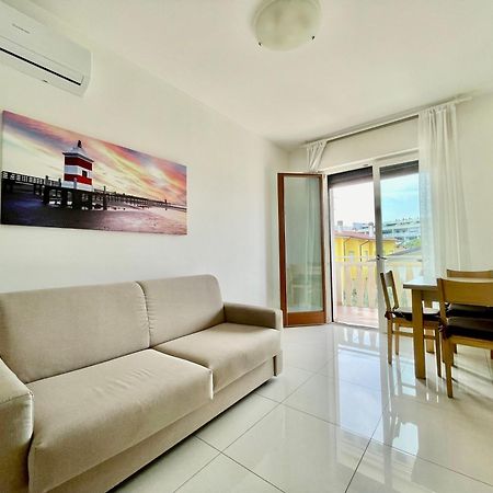 Appartamento Al Faro I Terracerelax&Parking Lignano Sabbiadoro Exteriör bild