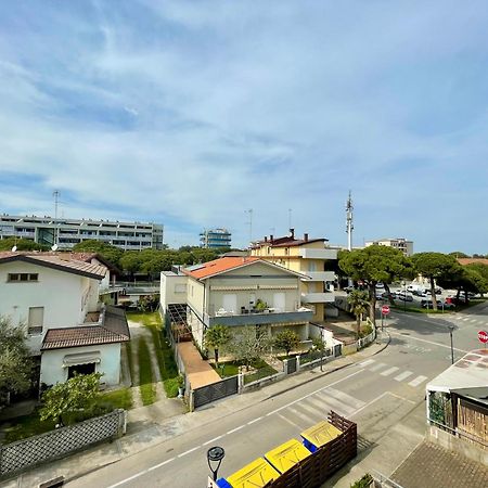 Appartamento Al Faro I Terracerelax&Parking Lignano Sabbiadoro Exteriör bild